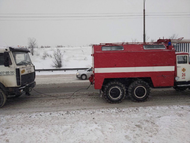 В течение суток бойцы ГСЧС Киева привлекались для оказания помощи водителям 61 раз