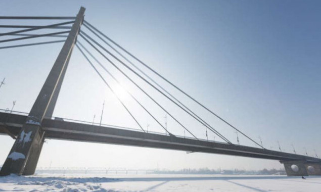 В четверг из-за ремонта частично ограничат движение в обе стороны по Северному мосту в Киеве