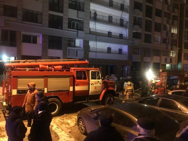 На улице Подвысоцкого в Киеве произошел серьезный пожар из-за возгорания электропроводки (фото)