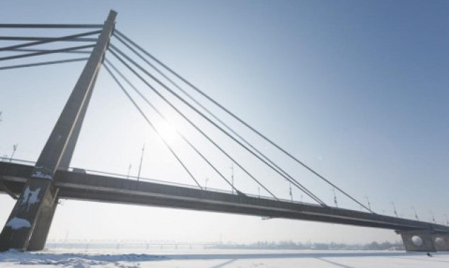 Завтра в Киеве ограничат движение по одному из мостов