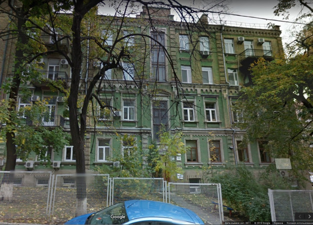 Связанный с Черновецким экс-чиновник зарегистрировал на себя 8 несуществующих квартир и начал надстройку этажей в центре Киева