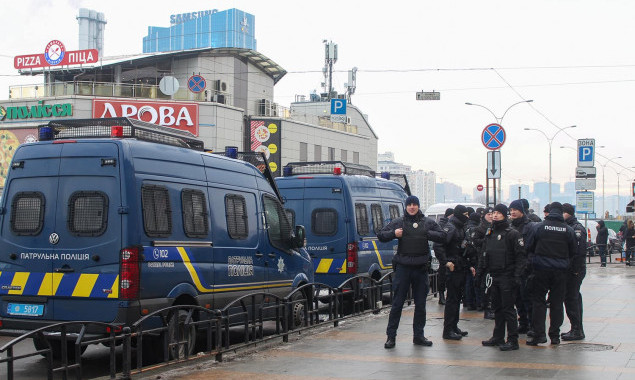 Спецподразделение Нацполиции “Тор” приступило к охране центрального вокзала в Киеве (фото)