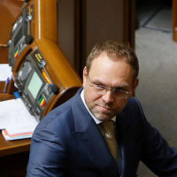 Власенко заявил, что обжалует в ВС отказ удовлетворить иск Тимошенко к Порошенко