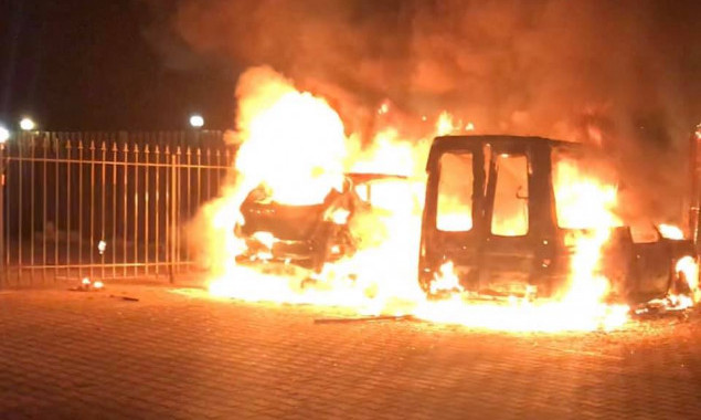 Журналист обвиняет в поджоге своего авто под Киевом военного прокурора (фото, видео)