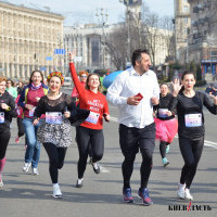 Девочки бегут: как прошел забег на 8 марта в Киеве (фото)
