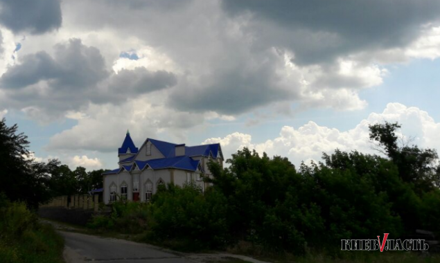 Рогозовский сельсовет за 180 тыс. гривен заказал оценку земель у компании экс-директора одного из КП Борисполя