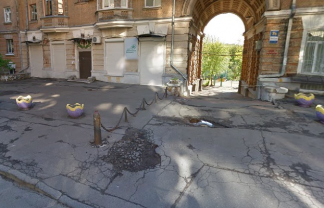 Жители Никольско-Ботанической грозятся перекрыть дорогу, если в “Киевавтодоре” не выполнят их требования
