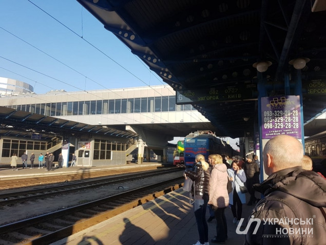 Пассажиры жалуются на массовые опоздания поездов “Укрзализныци” в Киеве 31 марта - СМИ