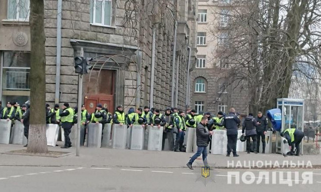 Охрану общественного порядка в центре Киева обеспечивают 3 тысячи правоохранителей