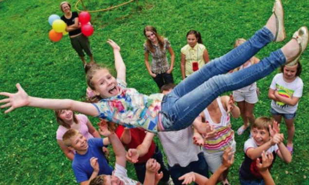 Летом 2019 года в школах Киева и Киевской области откроются языковые лагеря с иностранными волонтерами (список)