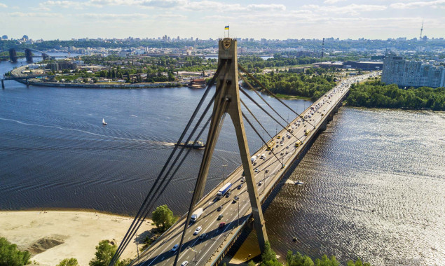 Завтра, 20 апреля, в Киеве на весь день частично ограничат движение на Северному мосту