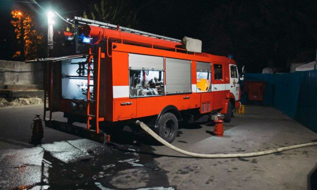 На ул. Бережанской в Киеве произошел пожар на АЗС, погиб сотрудник станции (фото, видео)