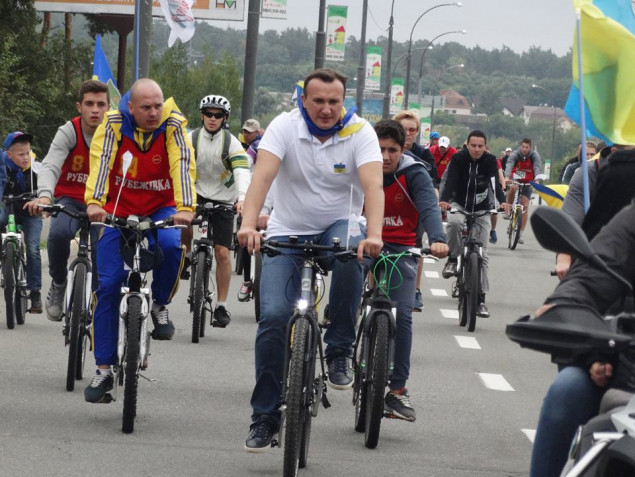 Жители Ирпеня во главе с Карплюком поедут в Киев на велосипедах
