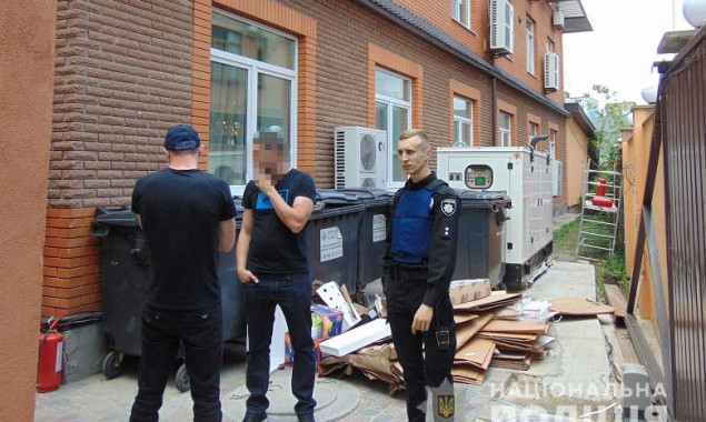 Около 40 неизвестных пытались захватить отельный комплекс в Киеве - Нацполиция (фото, видео)