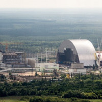 Старый саркофаг над четвертым реактором ЧАЭС начнут разбирать, но денег закончить работы пока нет