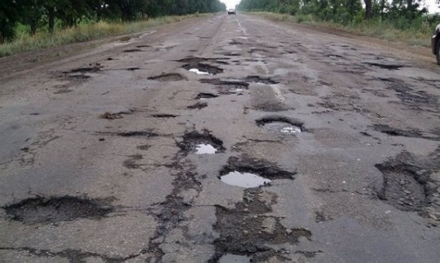 Чиновнику Службы автомобильных дорог Киевской области сообщили о подозрении в растрате 700 тысяч гривен бюджетных средств