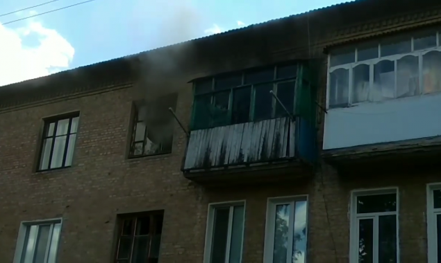 В Узине на Киевщине в пожаре в квартире погиб ее владелец-инвалид (фото, видео)
