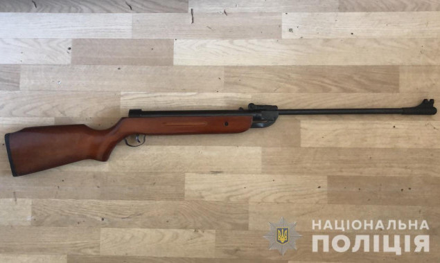 На Киевщине подросток ранил своего двоюродного брата из пневматической винтовки