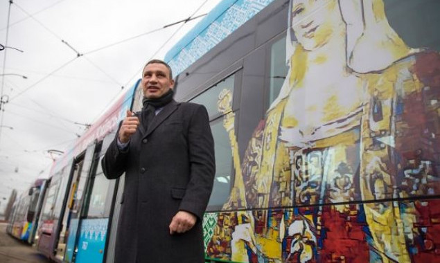 Кличко: Киев обновляет парк общественного транспорта, закупая как иностранные, так и отечественные трамваи