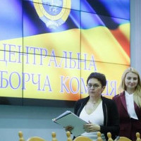 На сегодня в ЦИК зарегистрировано уже 395 народных депутатов Украины