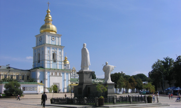В конце августа на Михайловской площади в Киеве почтят память героев Иловайского плацдарма