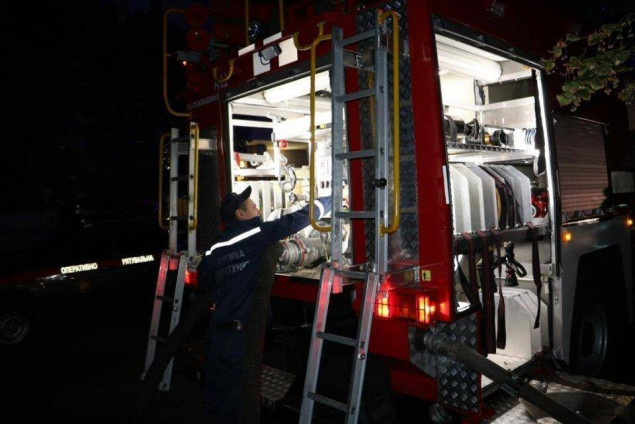 Столичные спасатели ликвидировали пожар в одном из ресторанов на улице Ярославов Вал