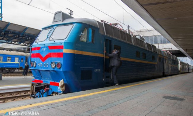 Поезд из Киева в Ивано-Франковск продлили до Черновцов