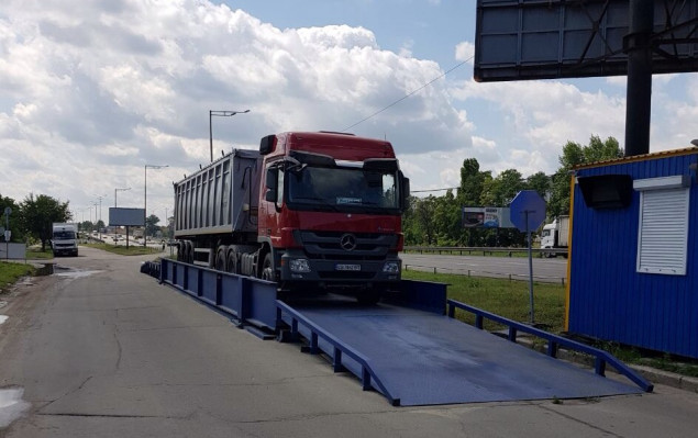 На прошлой неделе на подъездах к Киеву выявлен 21 грузовик с перегрузом
