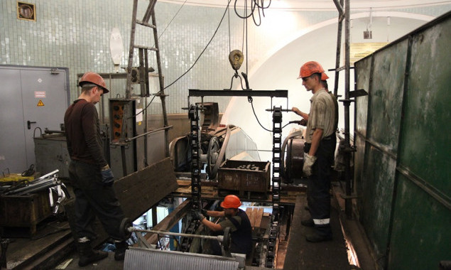 На станции метро “Золотые ворота” в ноябре планируют начать капитальный ремонт эскалаторов
