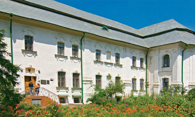 Центральный госархив-музей литературы и искусств выдворяют  из здания “Софии Киевской”