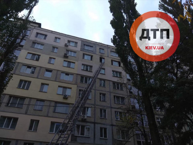 В Святошинском районе Киева в результате пожара в квартире погиб пожилой мужчина