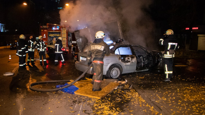 На выходных столичные спасатели ликвидировали 4 автомобильных пожара