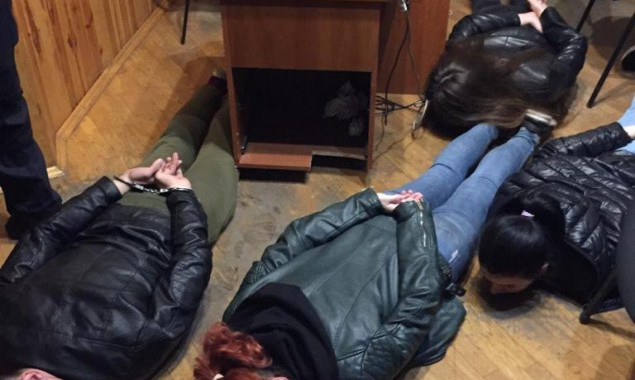 Полиция задержала банду сутенеров, организовавших сеть борделей на территории Киева и области
