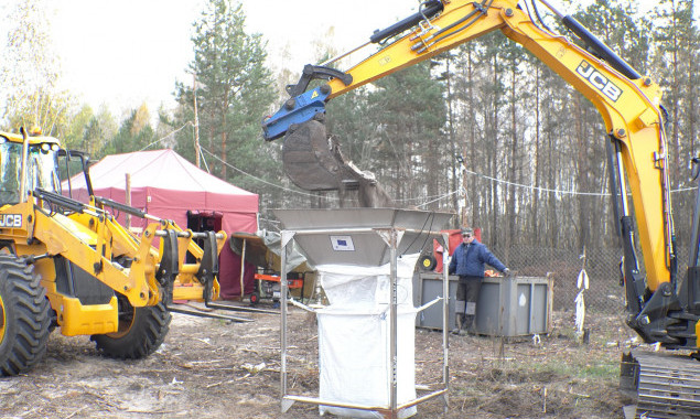 На Киевщине началось изъятие радиоактивных отходов с объекта “Пески-1” (фото)