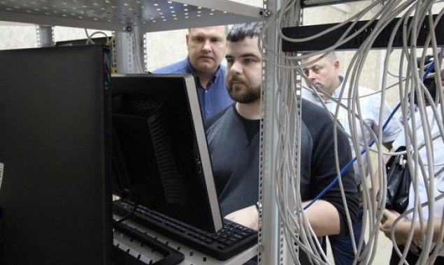 КП “Киевский институт земельных отношений” закупило серверы на 37 млн гривен