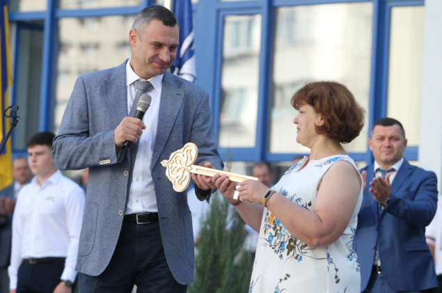 Виталий Кличко открыл новую самую большую и самую современную школу в Украине