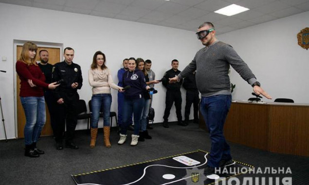 Автошколам Киевщины хотят передать очки, имитирующие состояние алкогольного опьянения