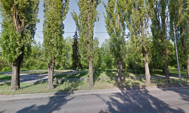 Киевского мэра просят вернуть землю на Русановской набережной для создания парка