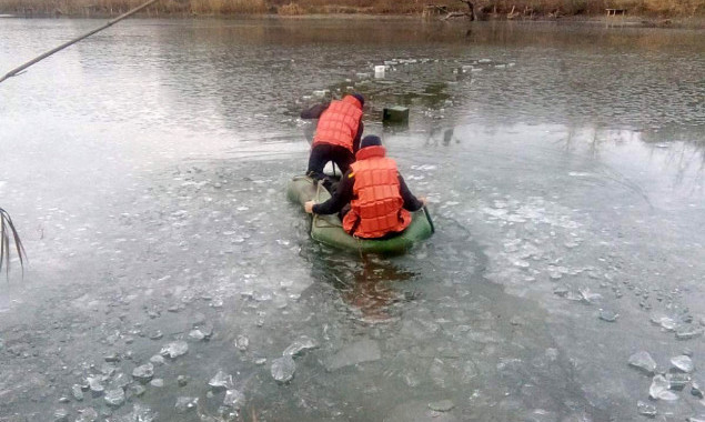 В Мироновском районе Киевщины рыбак провалился на тонком льду пруда и утонул