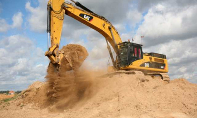 Депутата одного из местных советов Киевщины подозревают в незаконной добыче песка почти на 32,5 млн гривен