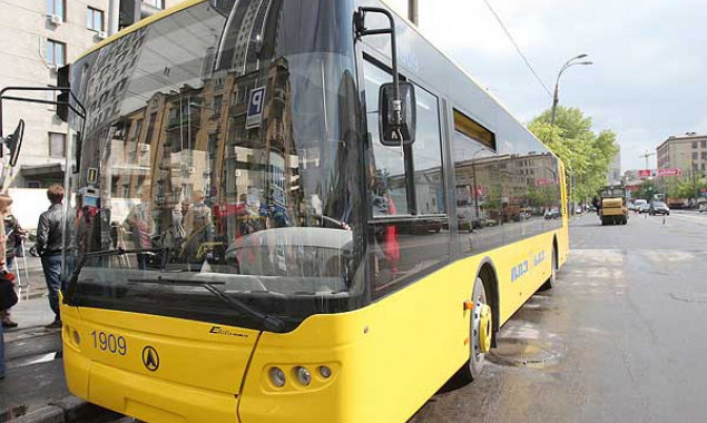 Два киевских автобуса изменят маршруты движения до 26 января 2020 года
