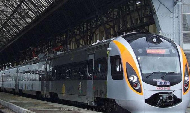 В новогодние и рождественские праздники будут курсировать дополнительные поезда Киев-Харьков и Киев-Днепр