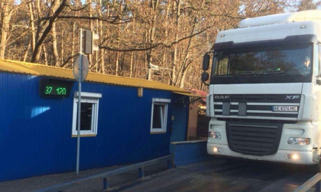 За неделю на въездах в Киев обнаружили более полусотни перегруженных фур