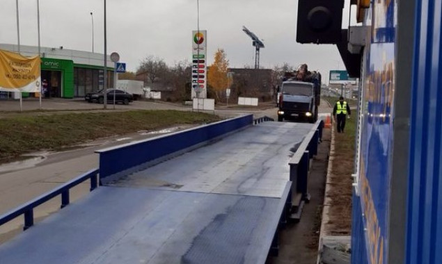За неделю на въездах в Киев остановили 36 грузовиков с перегрузом