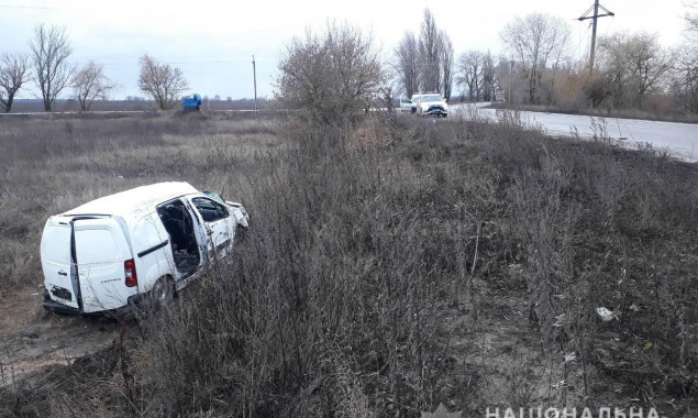На Киевщине парень на родительском авто вылетел в кювет, а позднее рядом с местом ДТП нашли тело пропавшей девушки