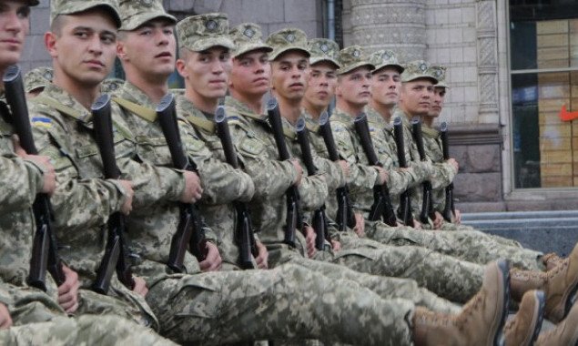 Призывать на срочную военную службу в 2020 году снова будут с 18 лет