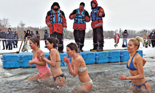 Завтра, 19 января, крещенские купания в Киеве пройдут на 16 локациях (адреса)