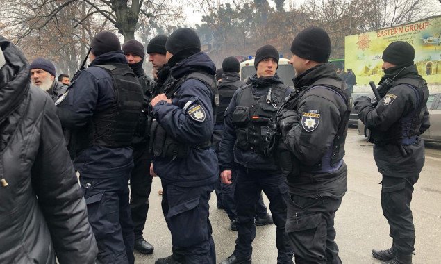 Полиция и Миграционная служба устроили в Киеве облаву около Исламского культурного центра (фото)