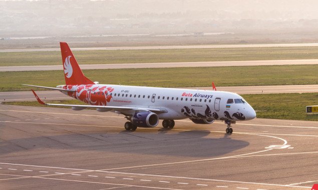 В аэропорту “Борисполь” встретили первый рейс азербайджанской авиакомпании (видео)