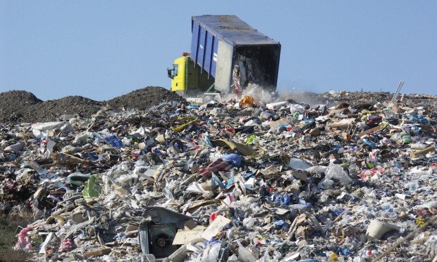 Власти Киева озаботились составом и свойствами городского мусора